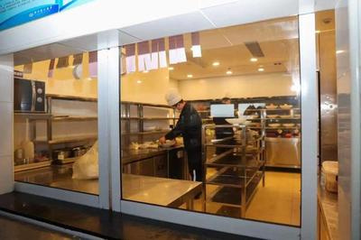 明廚亮灶，安心之選 金山27家餐飲企業(yè)在線展示餐食制作過程獲評